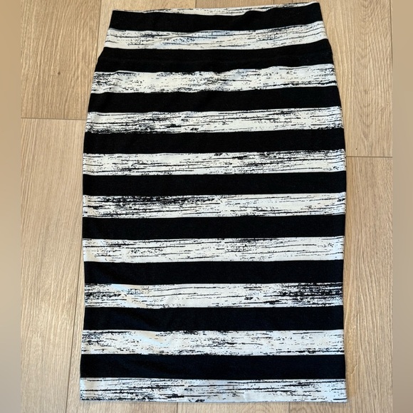 Xhilaration Dresses & Skirts - Black and White Striped Skirt, Size Large